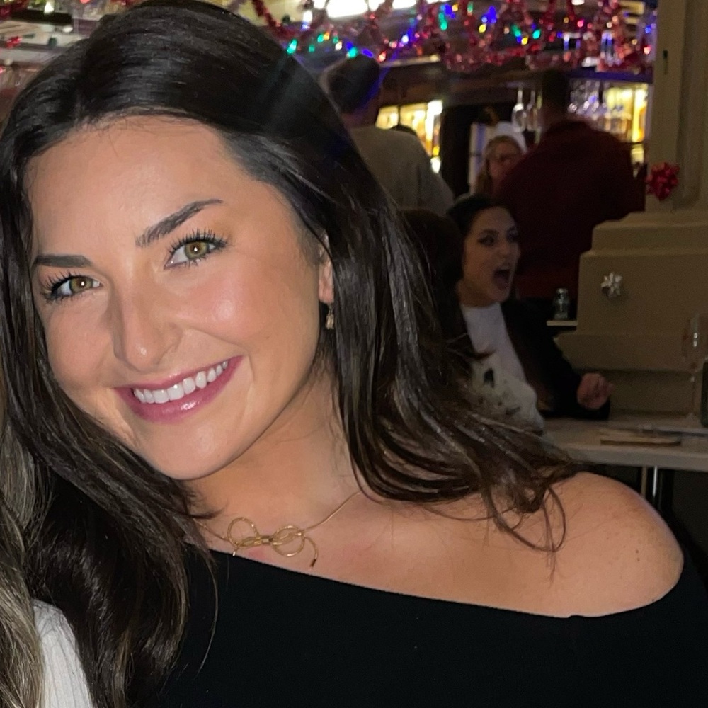 Meet your Posher, Claire